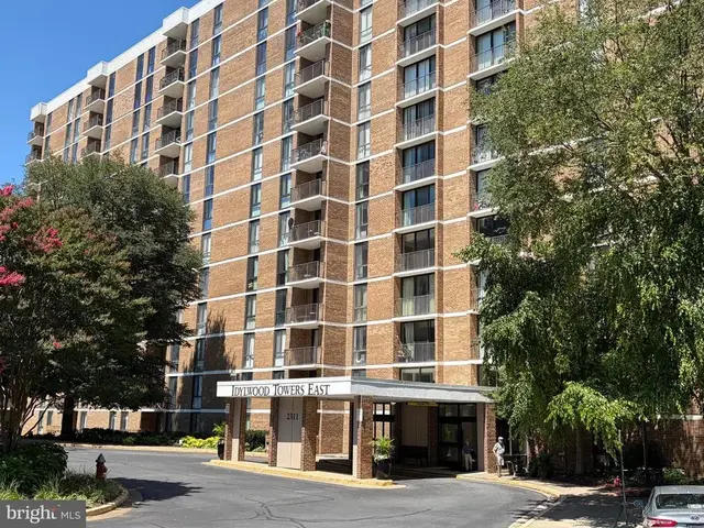 2311 Pimmit Dr #706, Falls Church