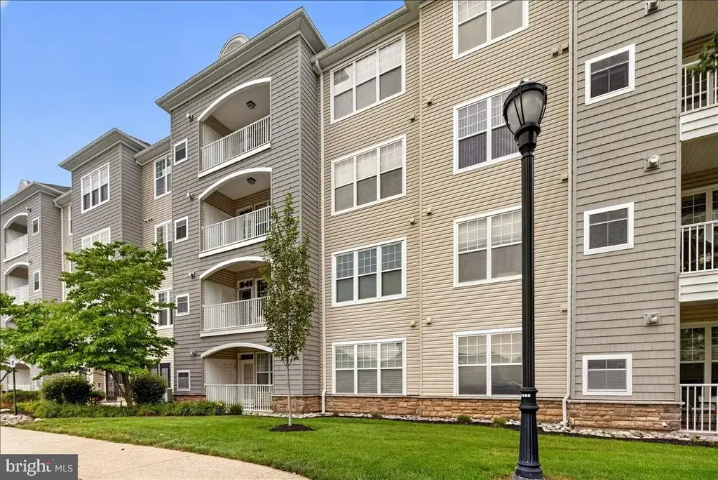 425 Masterson Ct, EWING