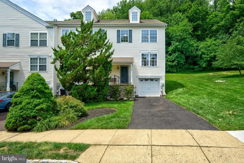 4582 Louise Saint Claire Dr, DOYLESTOWN