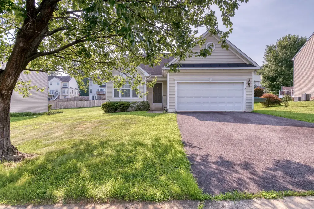 945 Riverdale Cir, CULPEPER