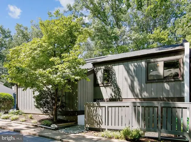 2407 Glade Bank Way, Reston