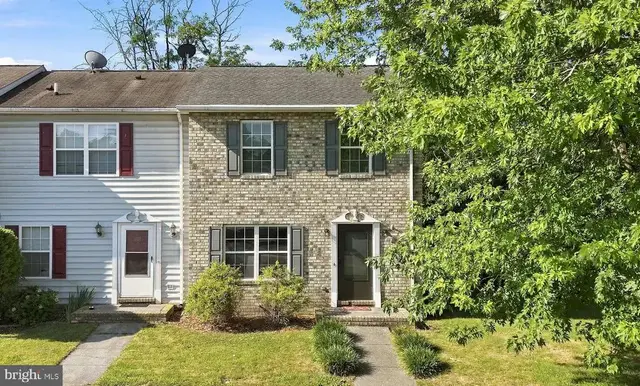 200 Freeton Ct, Stephens City