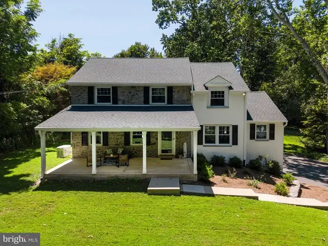 61 Chapel Hill Rd, Media