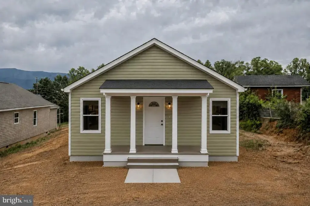 395 Trenton Ave, SHENANDOAH