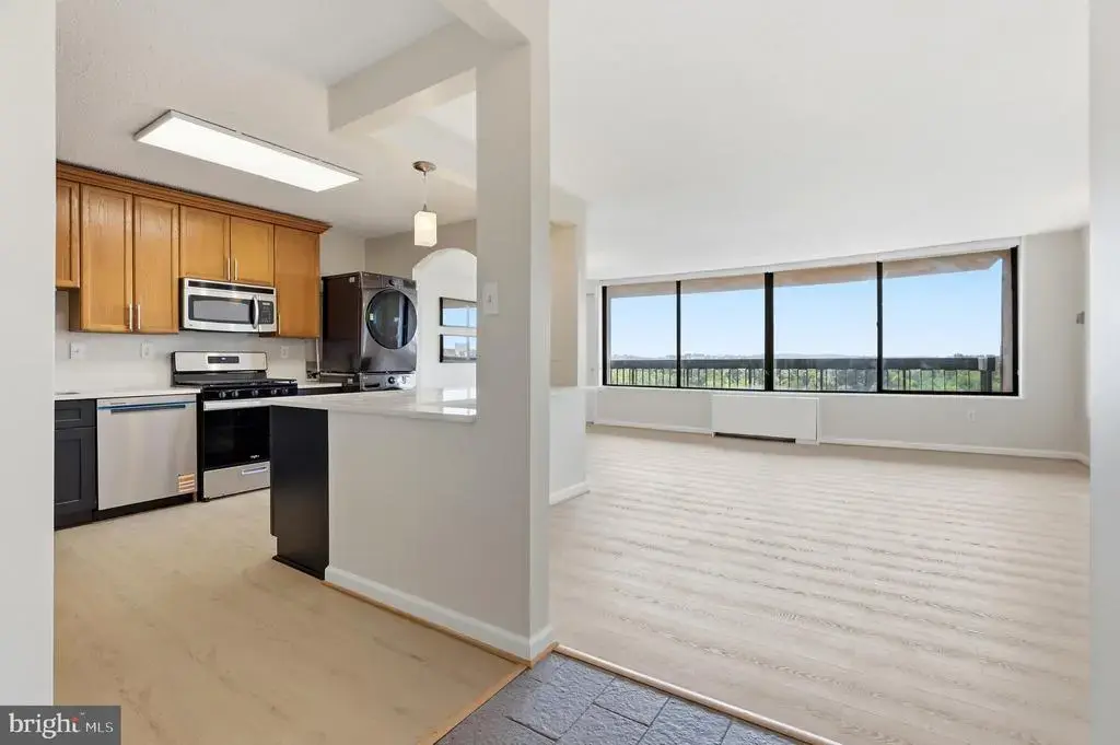 3705 George Mason Dr S #913s, FALLS CHURCH