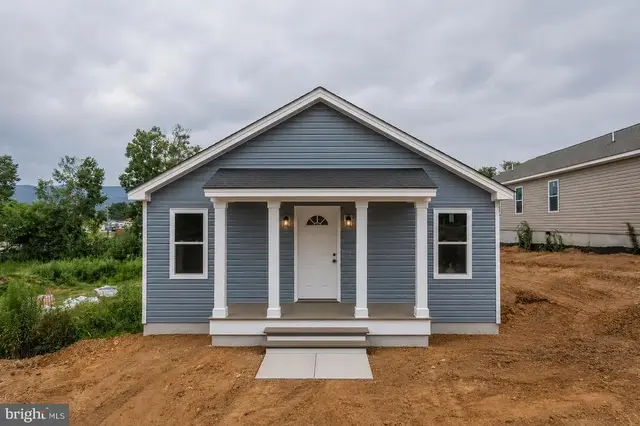 387 Trenton Ave., Shenandoah