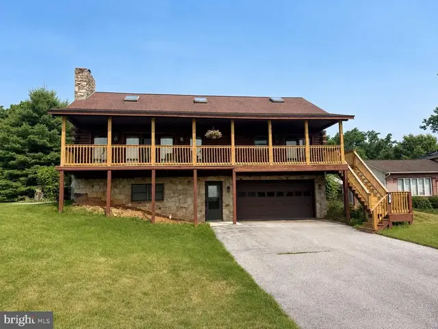 19 Lake Meade Dr, East Berlin