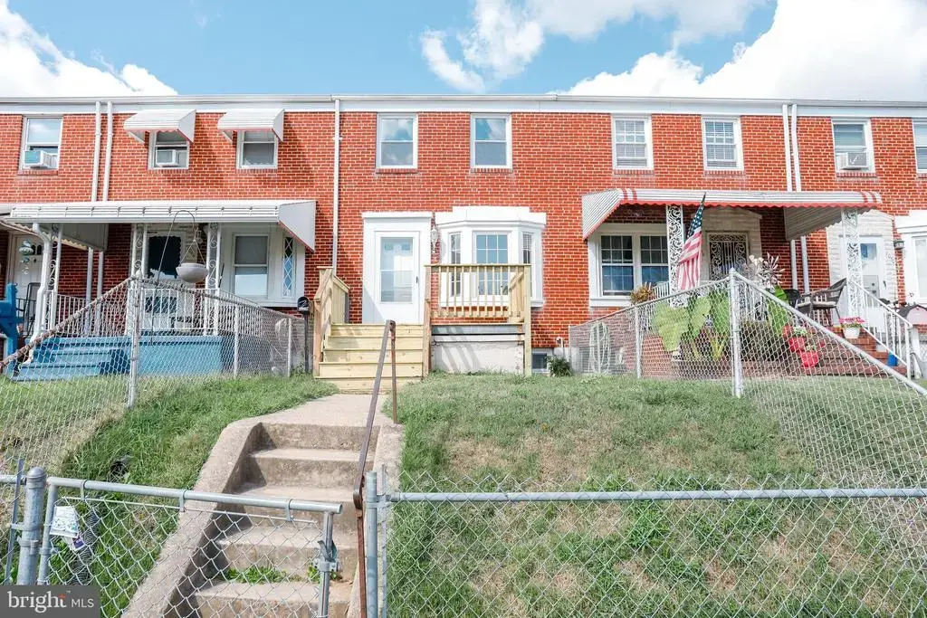 1046 Middlesex Rd, ESSEX