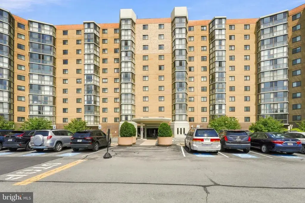 3330 N Leisure World Blvd #5-427, SILVER SPRING