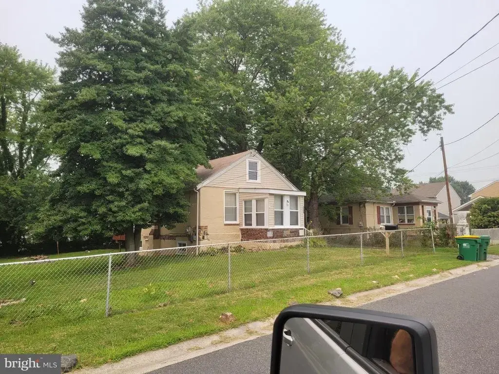 305 Maple, STANTON