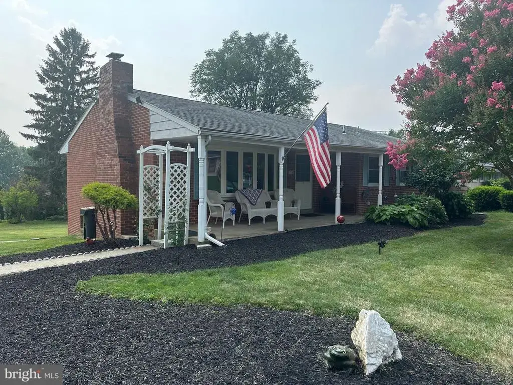 214 Whittier Ln, LANCASTER