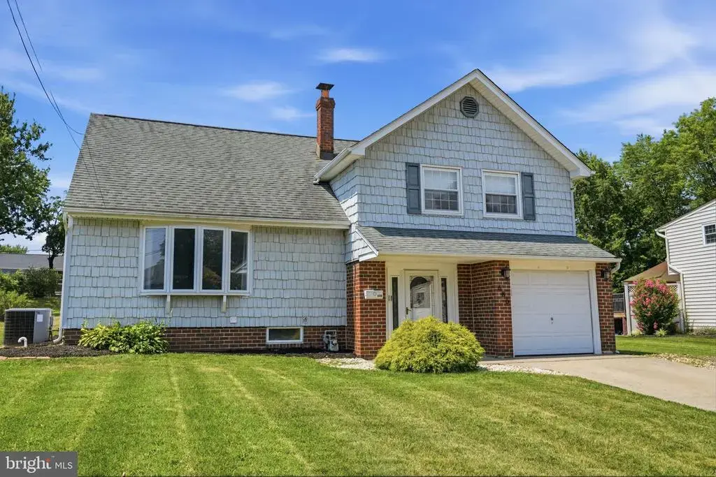 686 Cheryl Dr, WARMINSTER