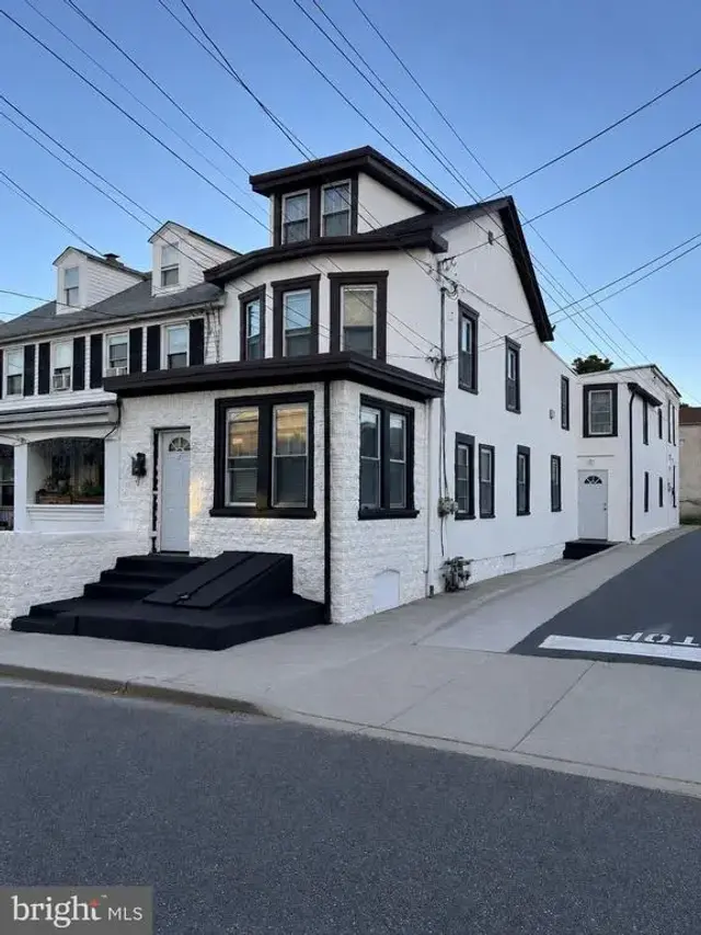 2 W 2nd St #3, Marcus Hook