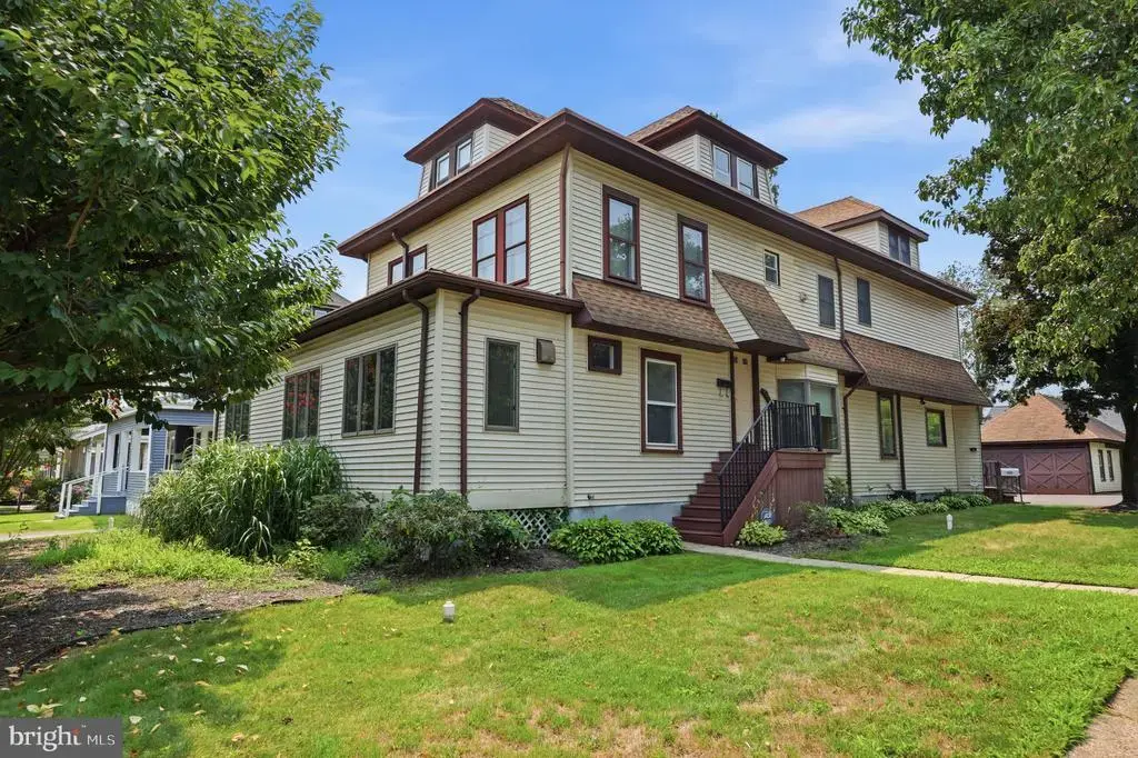 168 White Horse Ave, HAMILTON
