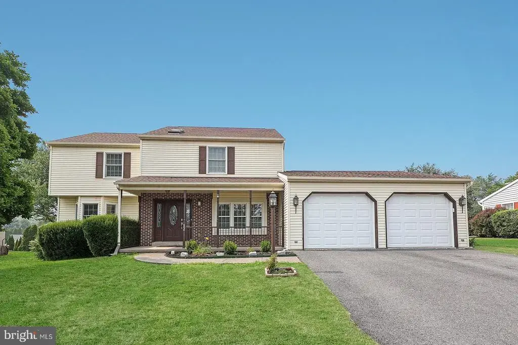 12 Victoria Way, CAMP HILL