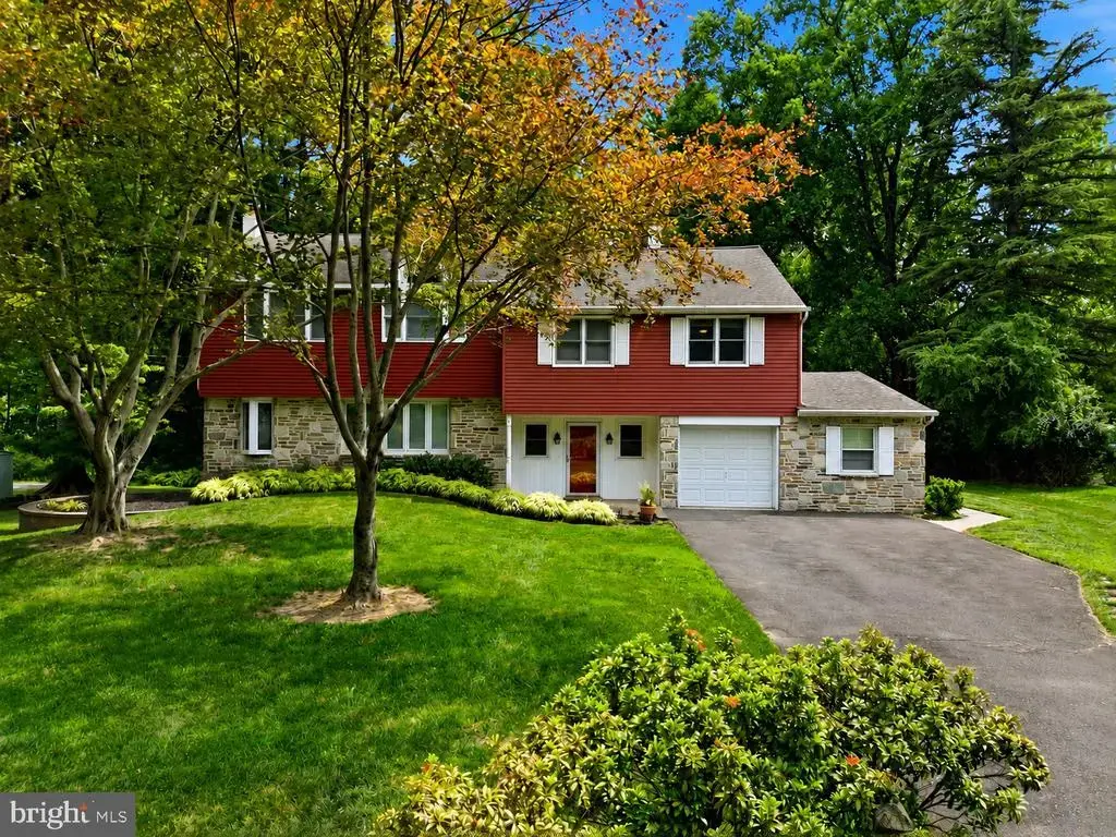 136 Chapel Dr, HOLLAND