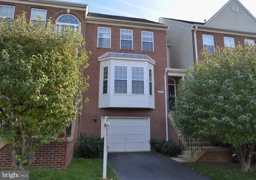 8933 Royal Astor Way, FAIRFAX