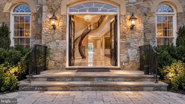 12600 Hill Creek Ln, Potomac