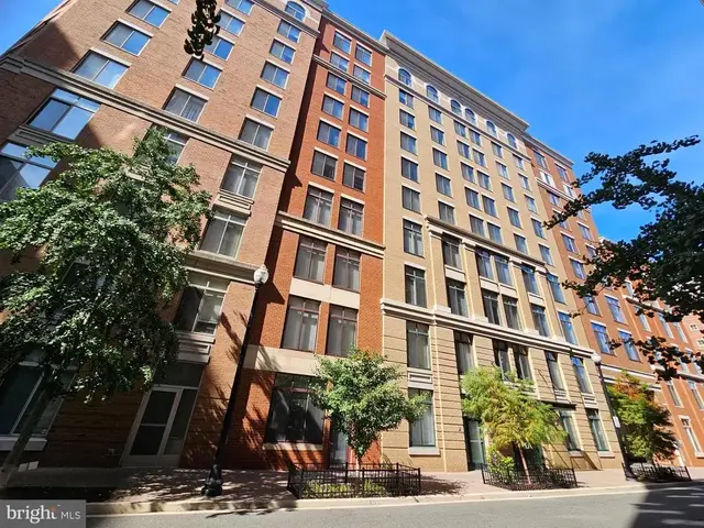 1205 N Garfield St #610, Arlington