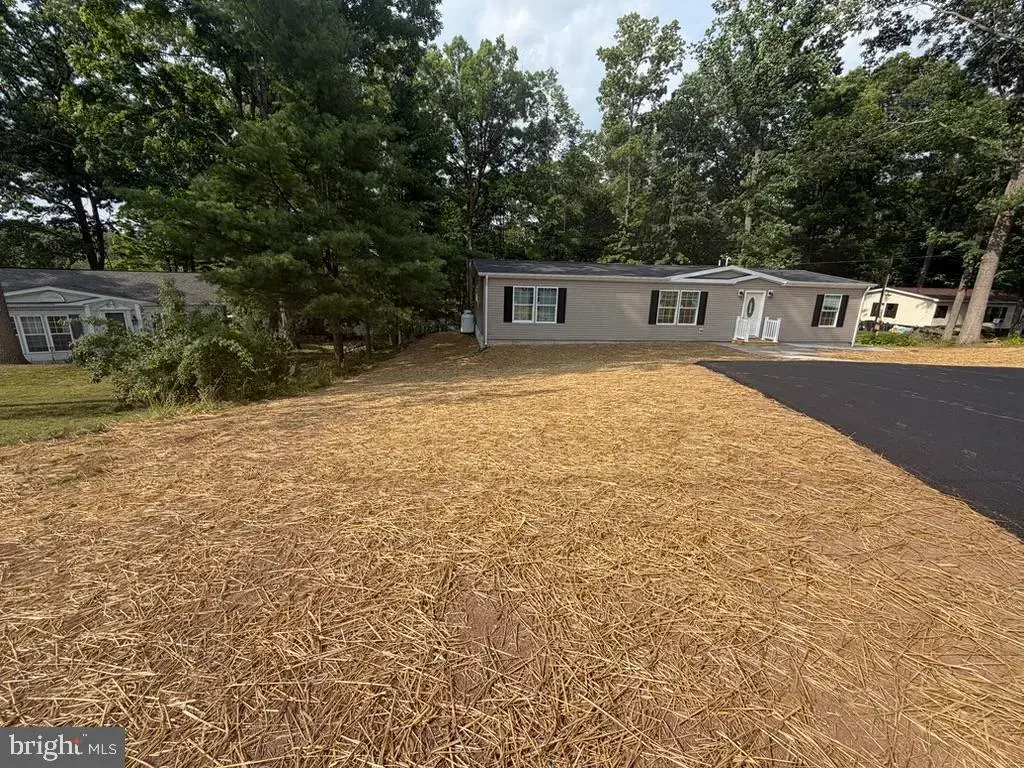 9 Hillside Dr, QUAKERTOWN
