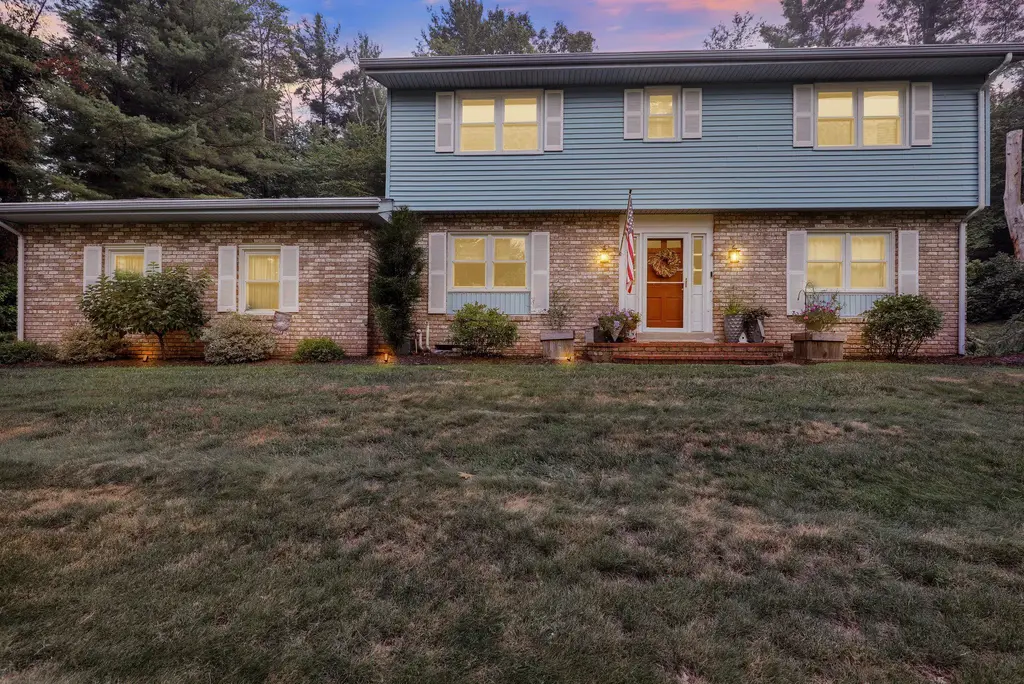 18 Hillside Rd, BIRDSBORO