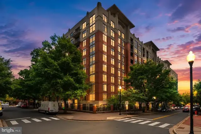 1021 N Garfield St #517, Arlington