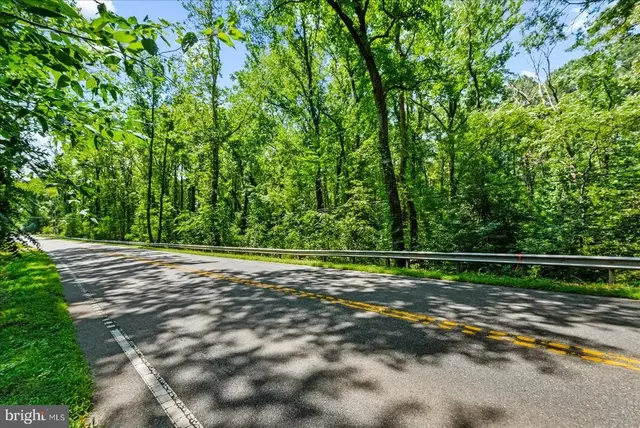 35 Boggy Creek, Fredericksburg