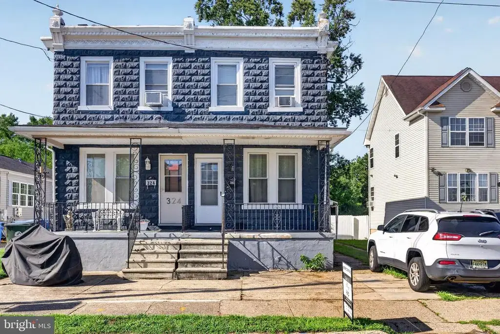 326 Mott Ave, BURLINGTON
