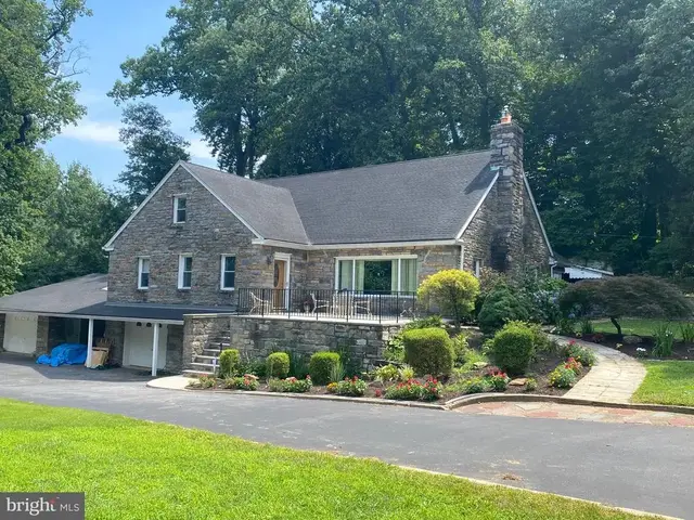 101 S Elmwood Ave, Glenolden