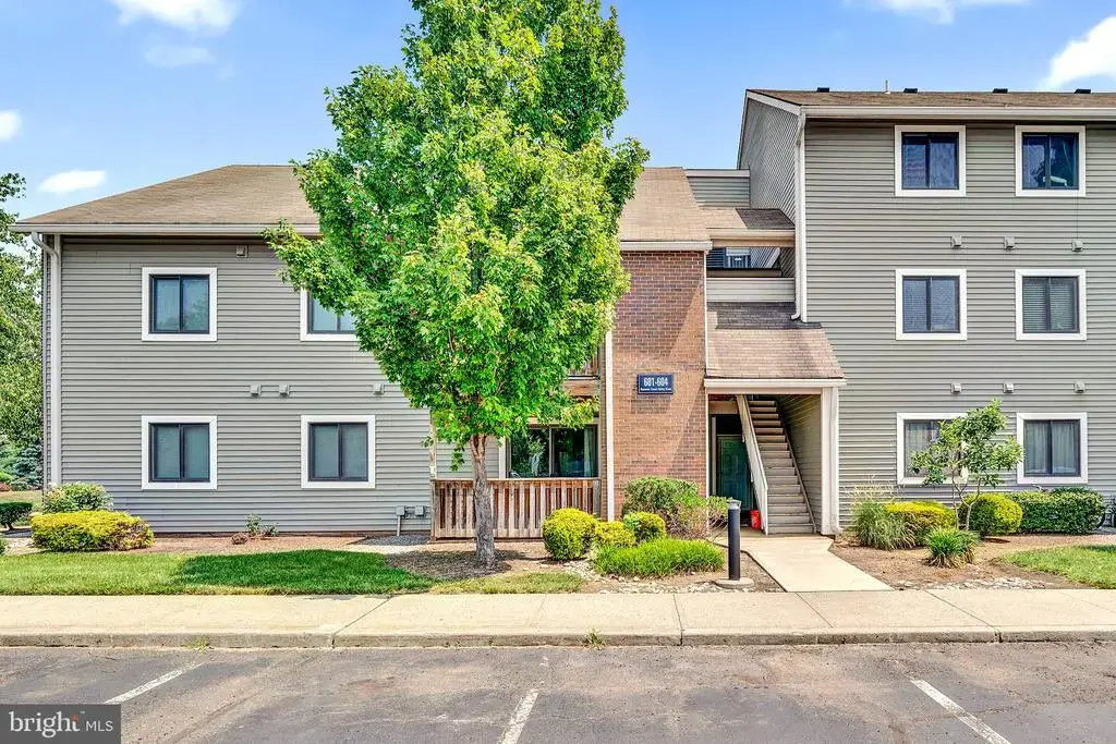 601 Ravens Crest Dr, PLAINSBORO