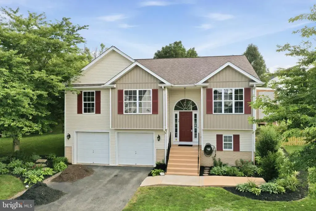 30 Monumental Dr, CHARLES TOWN