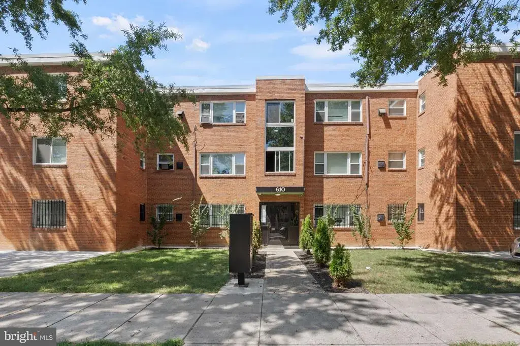 610 57th St Ne #102, WASHINGTON
