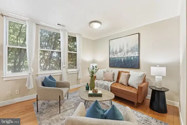 14 S St Ne #201, Washington