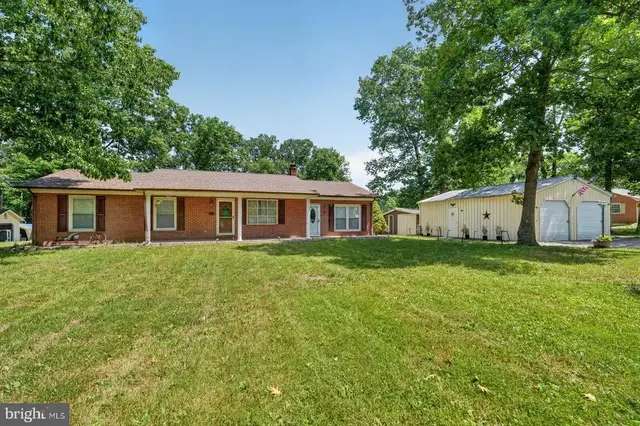 313 Knight Dr, White Post