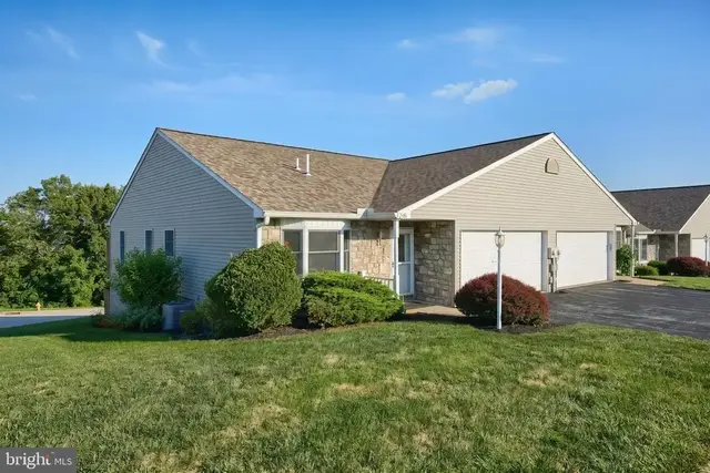 2451 Pin Oak Dr #58, York
