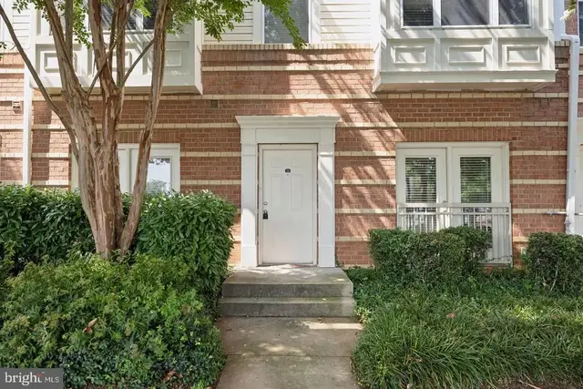 9490 Virginia Center Blvd #132, Vienna