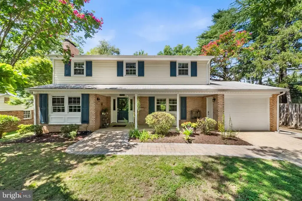 2726 Welcome Dr, FALLS CHURCH