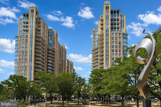 11990 Market St #1403, Reston