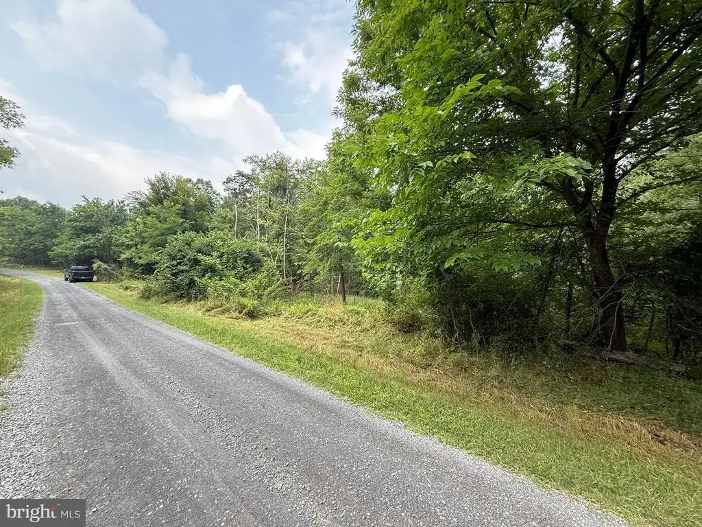 Hungaria Avenue, BERKELEY SPRINGS