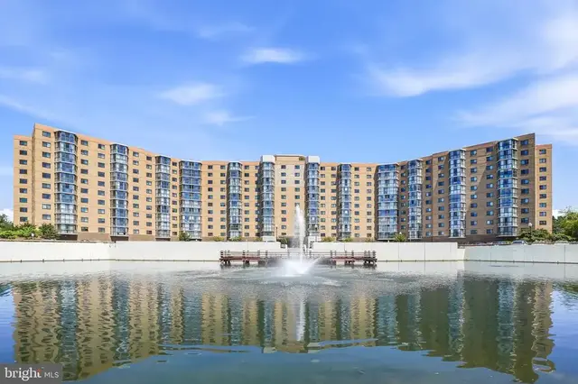 3330 N Leisure World Blvd #5-820, Silver Spring