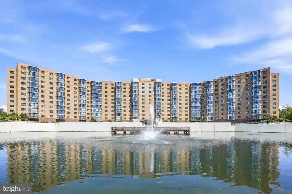 3330 N Leisure World Blvd #5-820, SILVER SPRING