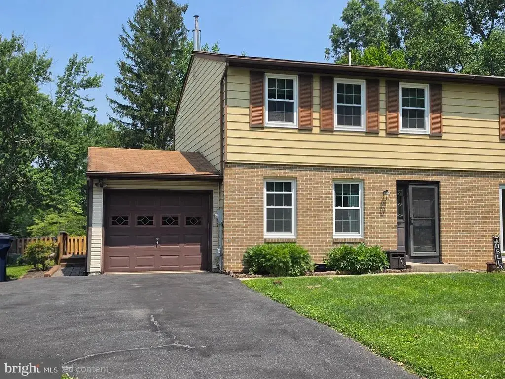 17 Parkview Dr, QUAKERTOWN