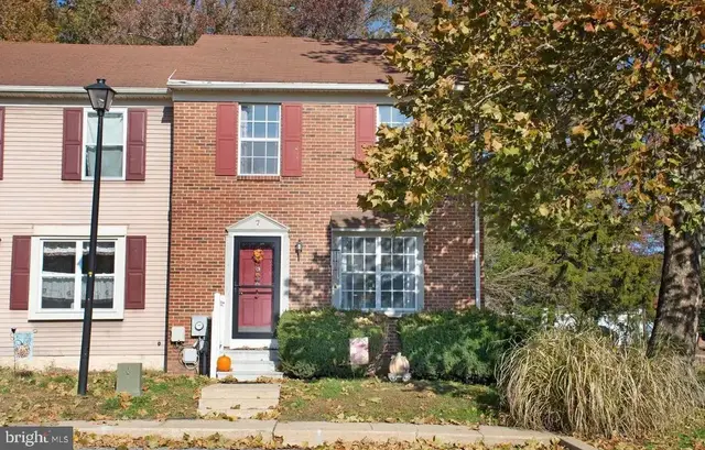 7 Lamplighter Ln, Dover