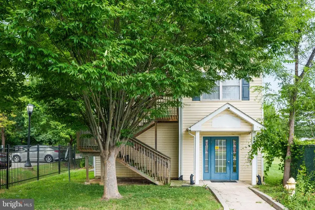 151 E High St, ELKTON