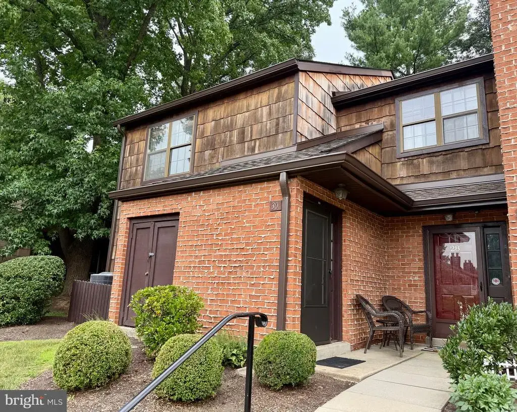 30 Hopkinson Ct #164, CHESTERBROOK