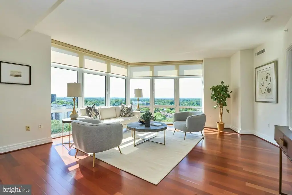 8220 Crestwood Heights Dr #1417, MCLEAN