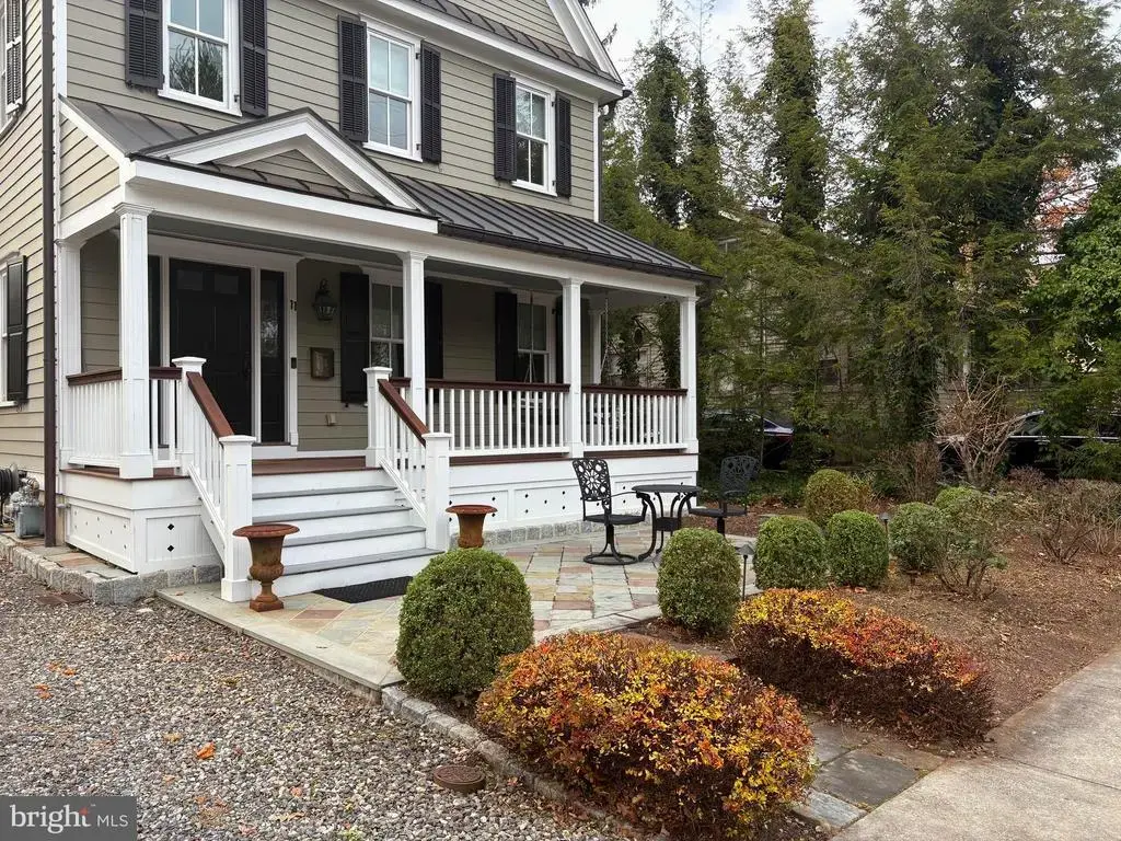 11 Chestnut, NEW HOPE