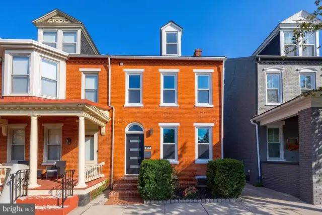 657 W Orange St, Lancaster
