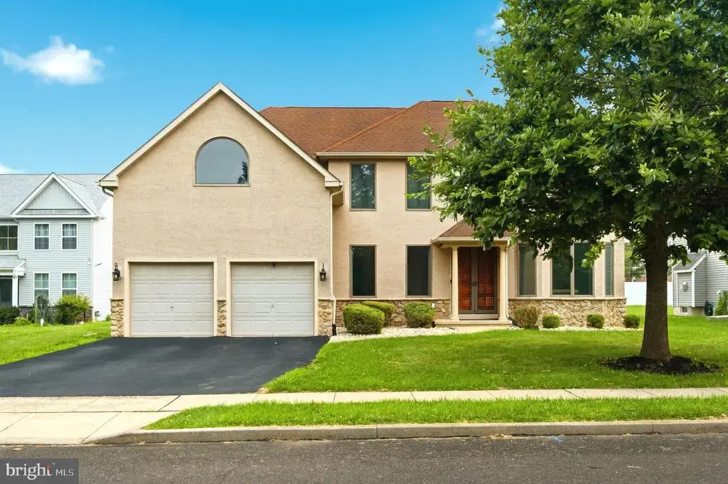 12 Par Ave, BENSALEM