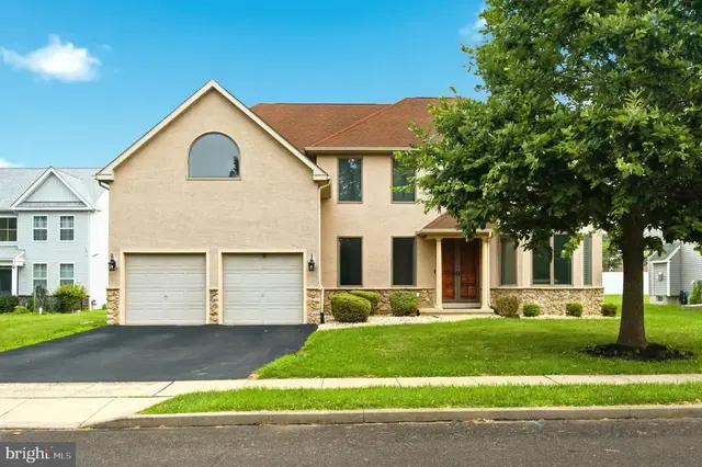 12 Par Ave, Bensalem